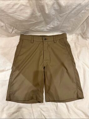 Tan Lee golf-style Cooltex shorts